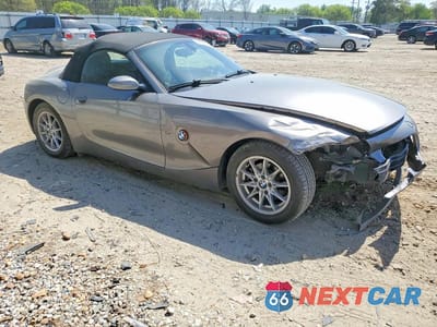 Czwarte zdjęcie samochodu z boku: 2004 BMW Z4 2.5 VIN:4USBT33474LS48518 - miniatura