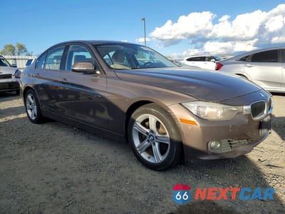 Czwarte zdjęcie samochodu z boku: 2013 BMW 328 I SULEV VIN:WBA3C1G5XDNR44681 - miniatura