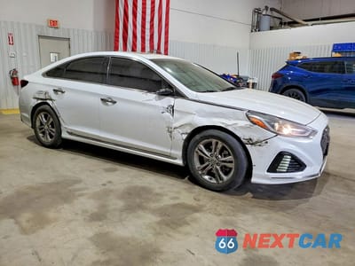 Czwarte zdjęcie samochodu z boku: 2018 HYUNDAI SONATA SPORT+ VIN:5NPE34AF1JH724937 - miniatura