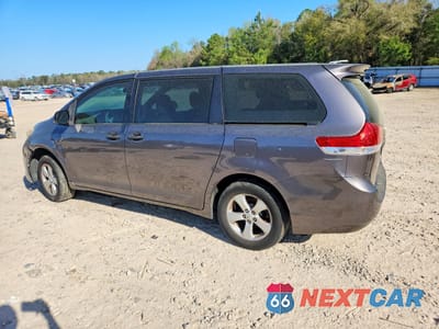 Drugie zdjęcie samochodu z przodu: 2011 TOYOTA SIENNA BASE 7-PASSENGER VIN:5TDKA3DCXBS001202 - miniatura
