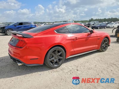 Trzecie zdjęcie samochodu z tyłu: 2019 FORD MUSTANG GT VIN:1FA6P8CF0K5187854 - miniatura