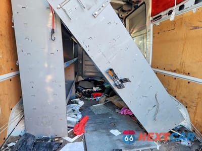 Zdjęcie 10 z 13 samochodu: 2014 NISSAN NV 2500 UTILITY / SERVICE VAN VIN:1N6BF0LX0EN106780 - miniatura