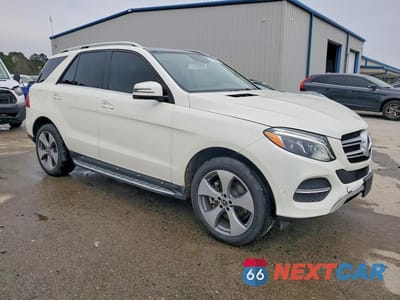 Czwarte zdjęcie samochodu z boku: 2019 MERCEDES-BENZ GLE 400 4MATIC VIN:4JGDA5GBXKB213060 - miniatura