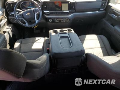 Zdjęcie 8 z 12 samochodu: 2022 CHEVROLET SILVERADO K1500 LT-L VIN:3GCPDKEK8NG629825 - miniatura