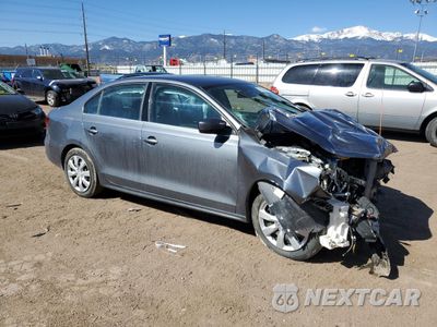 Czwarte zdjęcie samochodu z boku: 2017 VOLKSWAGEN JETTA S VIN:3VW2B7AJXHM392431 - miniatura