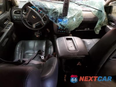 Zdjęcie 8 z 14 samochodu: 2014 CHEVROLET SUBURBAN K1500 LT VIN:1GNSKJE74ER221996 - miniatura