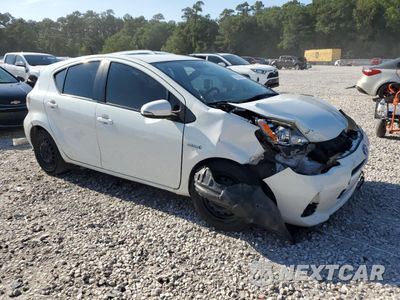 Czwarte zdjęcie samochodu z boku: 2013 TOYOTA PRIUS C VIN:JTDKDTB36D1532536 - miniatura