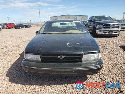 Piąte zdjęcie samochodu w środku: 1996 CHEVROLET CAPRICE / IMPALA CLASSIC SS VIN:1G1BL52P2TR130975 - miniatura