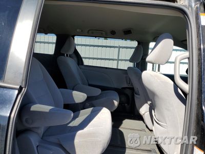 Zdjęcie 11 z 13 samochodu: 2018 TOYOTA SIENNA LE VIN:5TDJZ3DC1JS201260 - miniatura