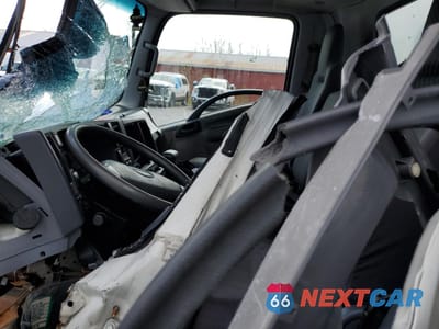 Zdjęcie 8 z 13 samochodu: 2012 ISUZU NPR VIN:JALB4W176C7F00109 - miniatura