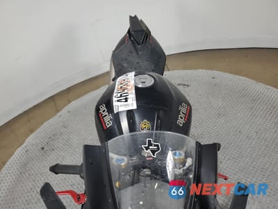 Piąte zdjęcie samochodu w środku: 2019 APRILIA RSV4 1100 VIN:ZD4KEUA00KS000186 - miniatura