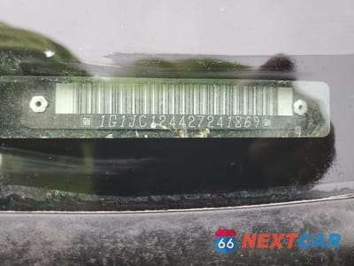 Zdjęcie 12 z 12 samochodu: 2002 CHEVROLET CAVALIER VIN:1G1JC124427241869 - miniatura