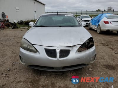 Piąte zdjęcie samochodu w środku: 2005 PONTIAC GRAND PRIX VIN:2G2WP522551215777 - miniatura