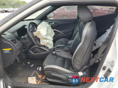 Zdjęcie 7 z 12 samochodu: 2016 HYUNDAI VELOSTER TURBO VIN:KMHTC6AE9GU282493 - miniatura