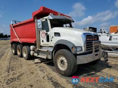 2021 MACK GRANITE 1M2GR4GC8MM020549 - główne zdjęcie licytacji z USA - miniatura