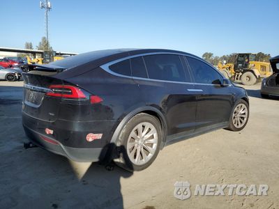 Trzecie zdjęcie samochodu z tyłu: 2017 TESLA MODEL X VIN:5YJXCDE27HF027331 - miniatura
