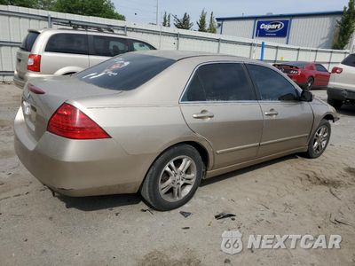 Trzecie zdjęcie samochodu z tyłu: 2006 HONDA ACCORD EX VIN:1HGCM56726A150604 - miniatura