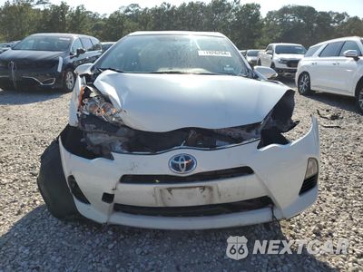 Piąte zdjęcie samochodu w środku: 2013 TOYOTA PRIUS C VIN:JTDKDTB36D1532536 - miniatura