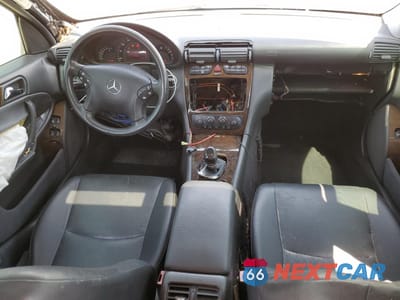 Zdjęcie 8 z 15 samochodu: 2002 MERCEDES-BENZ C 240 VIN:WDBRF61J32F222367 - miniatura