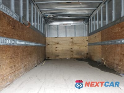 Zdjęcie 10 z 13 samochodu: 2012 ISUZU NPR VIN:JALB4W176C7F00109 - miniatura