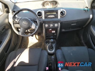 Zdjęcie 8 z 14 samochodu: 2006 TOYOTA SCION XA VIN:JTKKT624760158484 - miniatura