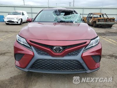 Piąte zdjęcie samochodu w środku: 2018 TOYOTA CAMRY L VIN:4T1B11HK1JU640502 - miniatura