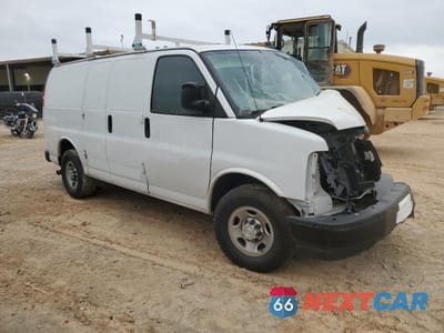 Czwarte zdjęcie samochodu z boku: 2020 CHEVROLET EXPRESS G3500 VIN:1GCZGGFGXL1220213 - miniatura