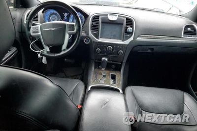 Zdjęcie 8 z 13 samochodu: 2013 CHRYSLER 300C VIN:2C3CCAET1DH659286 - miniatura