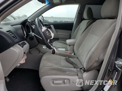 Zdjęcie 7 z 12 samochodu: 2013 TOYOTA HIGHLANDER BASE VIN:5TDBK3EH4DS250198 - miniatura