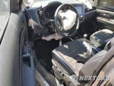 Zdjęcie 8 z 13 samochodu: 2020 MITSUBISHI OUTLANDER SE VIN:JA4AZ3A37LZ045354 - miniatura