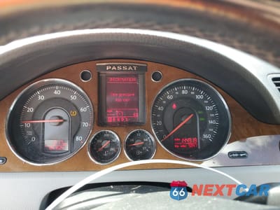 Zdjęcie 9 z 12 samochodu: 2006 VOLKSWAGEN PASSAT 3.6L 4MOTION LUXURY VIN:WVWFU73C96P139704 - miniatura
