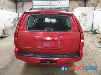 Zdjęcie 6 z 14 samochodu: 2014 CHEVROLET SUBURBAN K1500 LT VIN:1GNSKJE74ER221996 - miniatura