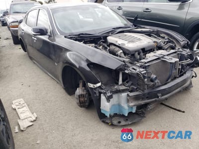 Czwarte zdjęcie samochodu z boku: 2015 INFINITI Q70L 5.6 VIN:JN1AY1PP3FM170086 - miniatura