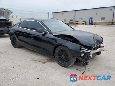 Czwarte zdjęcie samochodu z boku: 2013 AUDI A5 PREMIUM VIN:WAUCFAFRXDA068388 - miniatura