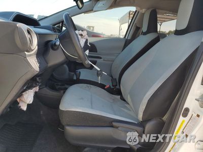 Zdjęcie 7 z 13 samochodu: 2013 TOYOTA PRIUS C VIN:JTDKDTB36D1532536 - miniatura