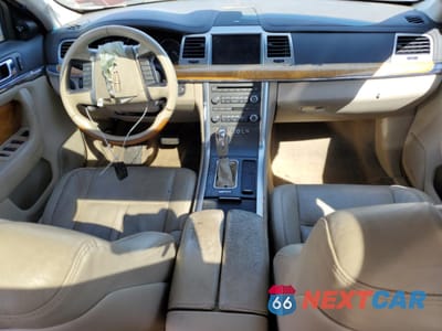 Zdjęcie 8 z 14 samochodu: 2010 LINCOLN MKS VIN:1LNHL9FT8AG610927 - miniatura