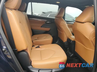 Zdjęcie 11 z 13 samochodu: 2023 TOYOTA HIGHLANDER HYBRID PLATINUM VIN:5TDFARAH1PS523955 - miniatura