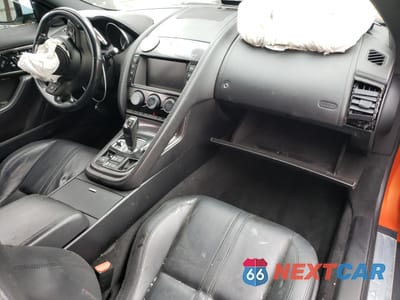 Zdjęcie 8 z 14 samochodu: 2016 JAGUAR F-TYPE R VIN:SAJWJ6DL1GMK24039 - miniatura