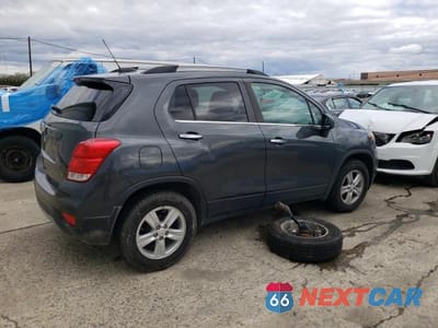 Trzecie zdjęcie samochodu z tyłu: 2018 CHEVROLET TRAX 1LT VIN:KL7CJLSB2JB572636 - miniatura