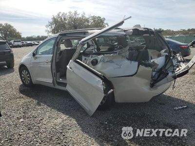 Drugie zdjęcie samochodu z przodu: 2017 CHRYSLER PACIFICA TOURING L VIN:2C4RC1BG2HR553703 - miniatura