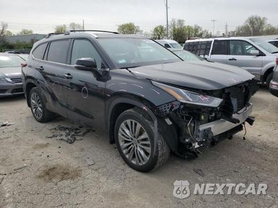 Czwarte zdjęcie samochodu z boku: 2021 TOYOTA HIGHLANDER PLATINUM VIN:5TDFZRBH1MS093539 - miniatura