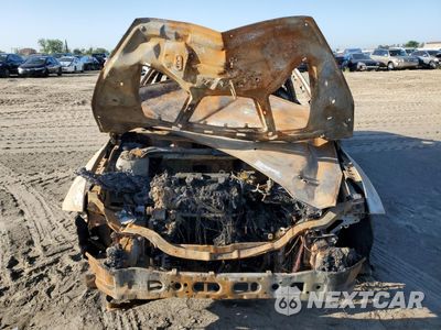 Piąte zdjęcie samochodu w środku: 2018 FORD FOCUS S VIN:1FADP3E2XJL293615 - miniatura