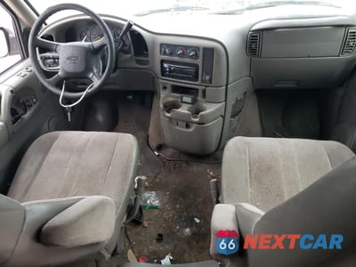 Zdjęcie 8 z 13 samochodu: 2000 CHEVROLET ASTRO VIN:1GNDM19W5YB181073 - miniatura