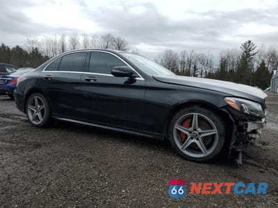 Czwarte zdjęcie samochodu z boku: 2018 MERCEDES-BENZ C 300 4MATIC VIN:55SWF4KB4JU257811 - miniatura