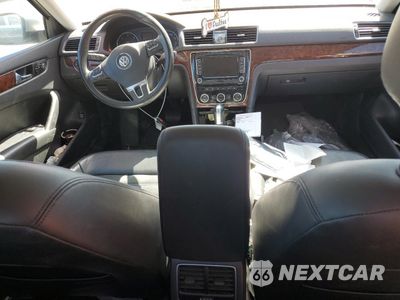 Zdjęcie 8 z 12 samochodu: 2013 VOLKSWAGEN PASSAT SEL VIN:1VWCN7A30DC074276 - miniatura