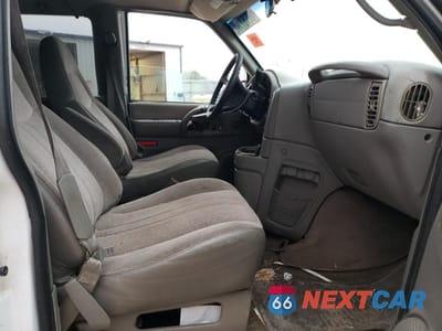 Zdjęcie 7 z 13 samochodu: 2000 CHEVROLET ASTRO VIN:1GNDM19W5YB181073 - miniatura