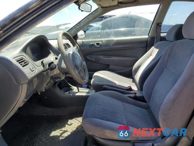 Zdjęcie 7 z 11 samochodu: 2000 HONDA CIVIC DX VIN:2HGEJ6448YH112315 - miniatura