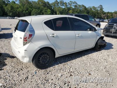 Trzecie zdjęcie samochodu z tyłu: 2013 TOYOTA PRIUS C VIN:JTDKDTB36D1532536 - miniatura
