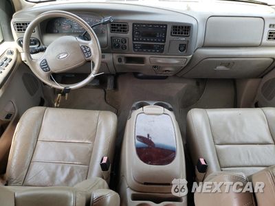 Zdjęcie 8 z 13 samochodu: 2004 FORD EXCURSION LIMITED VIN:1FMNU43SX4ED91838 - miniatura
