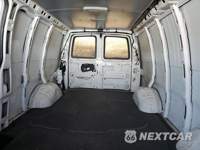 Zdjęcie 10 z 16 samochodu: 2020 CHEVROLET EXPRESS G2500 VIN:1GCWGBFP1L1116893 - miniatura